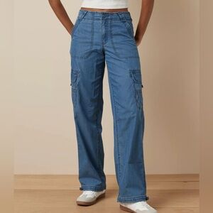 American Eagle Women’s Baggy Jogger Cargo Blue size 4